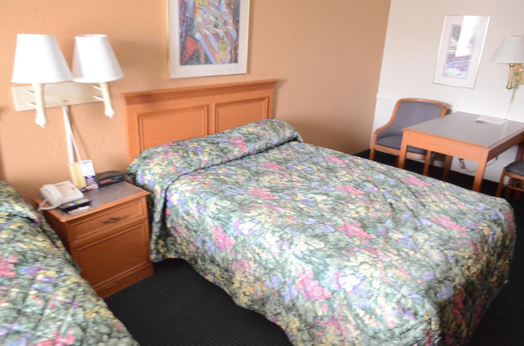 America'S Inn Houston/Stafford /Sugarland Экстерьер фото